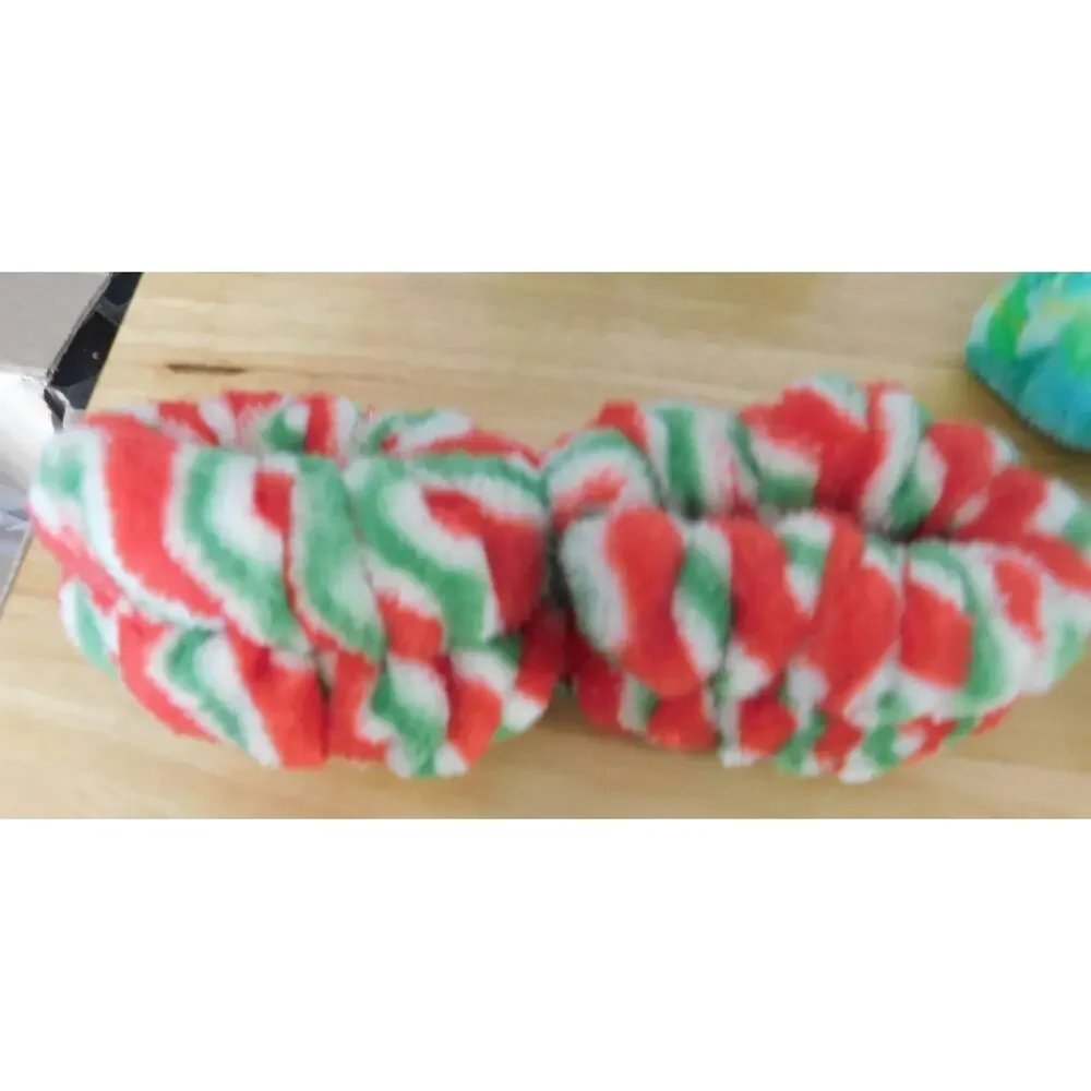 Creatology White, Green, & Red Spa Wristbands New